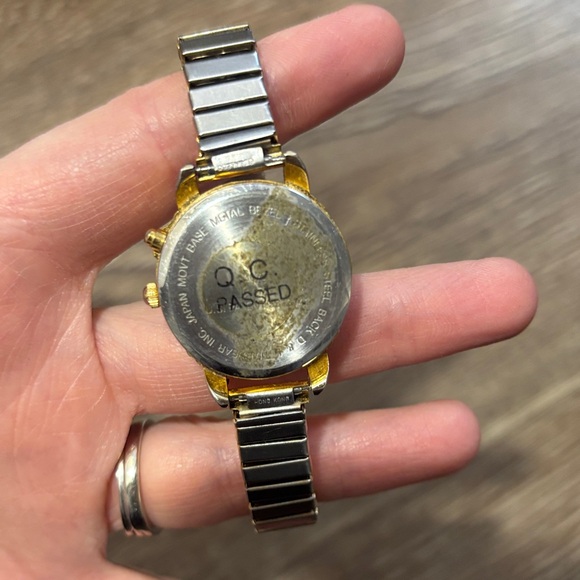 Wrangler Gold Women's Watch - Picture 3 of 3